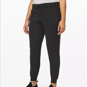 Lululemon On the Fly Joggers Woven